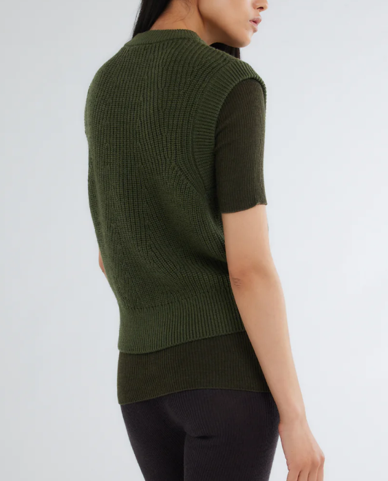 MERINO RIB MOCK NECK VEST